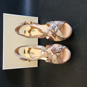 Michael Kors Niki Cross Strap